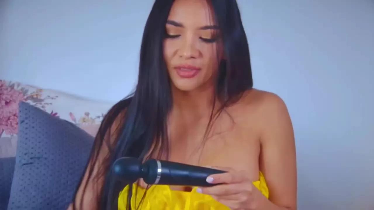 KinkiNicoleCummings on Streamray