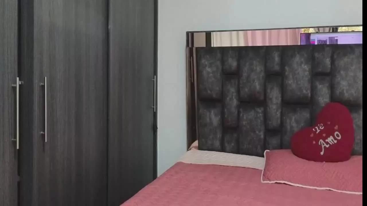 LezzyHells on Streamray 
