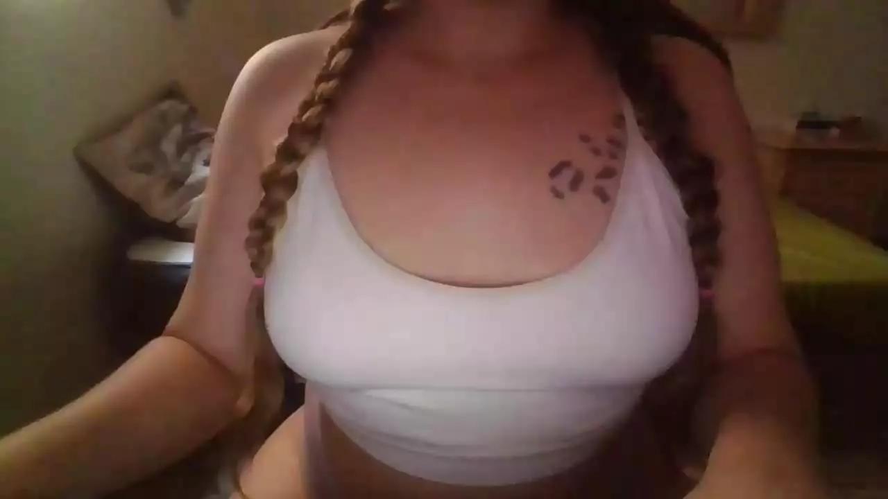littlesara21 on Streamray 