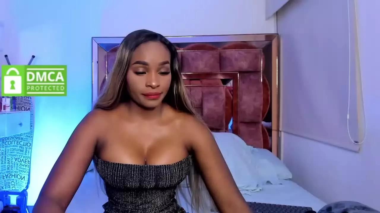Mina_Holly on Streamray