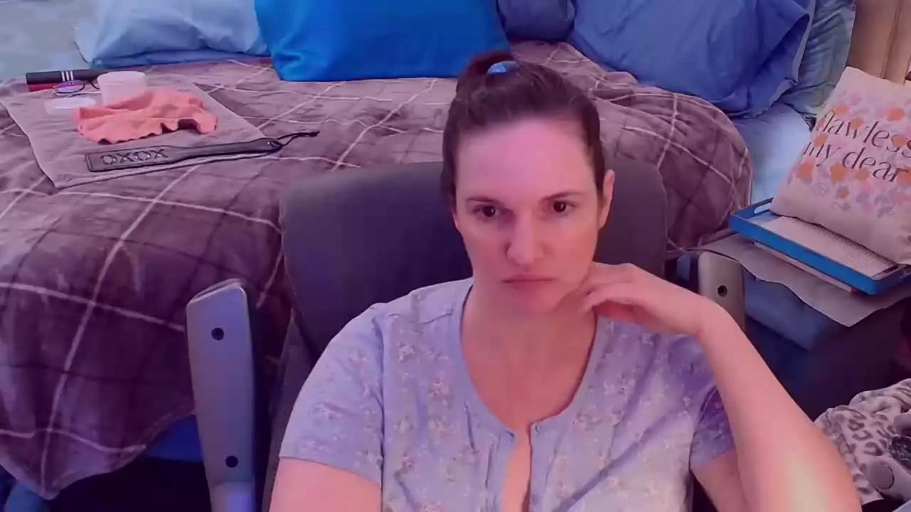 NinaJ on Streamray 