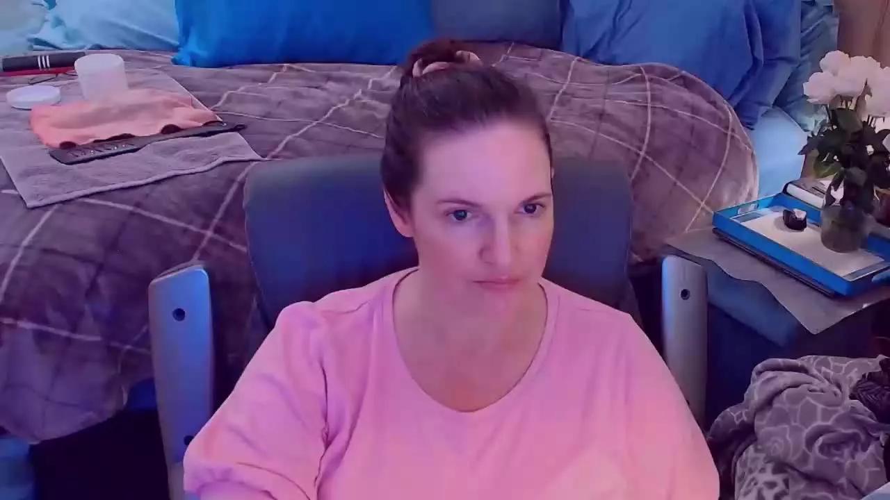 NinaJ on Streamray 