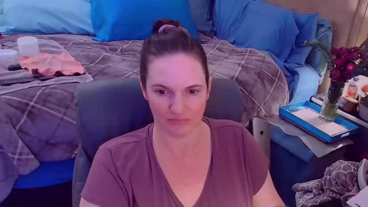NinaJ on Streamray 