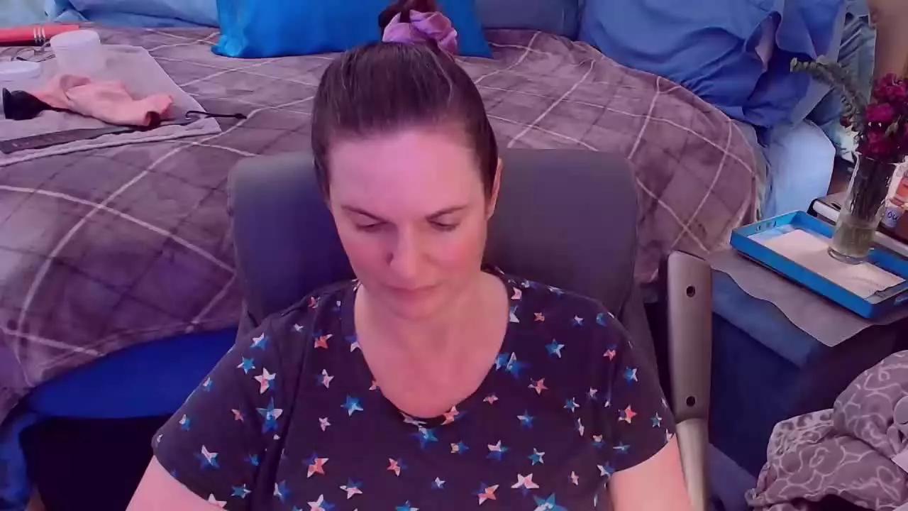 NinaJ on Streamray 