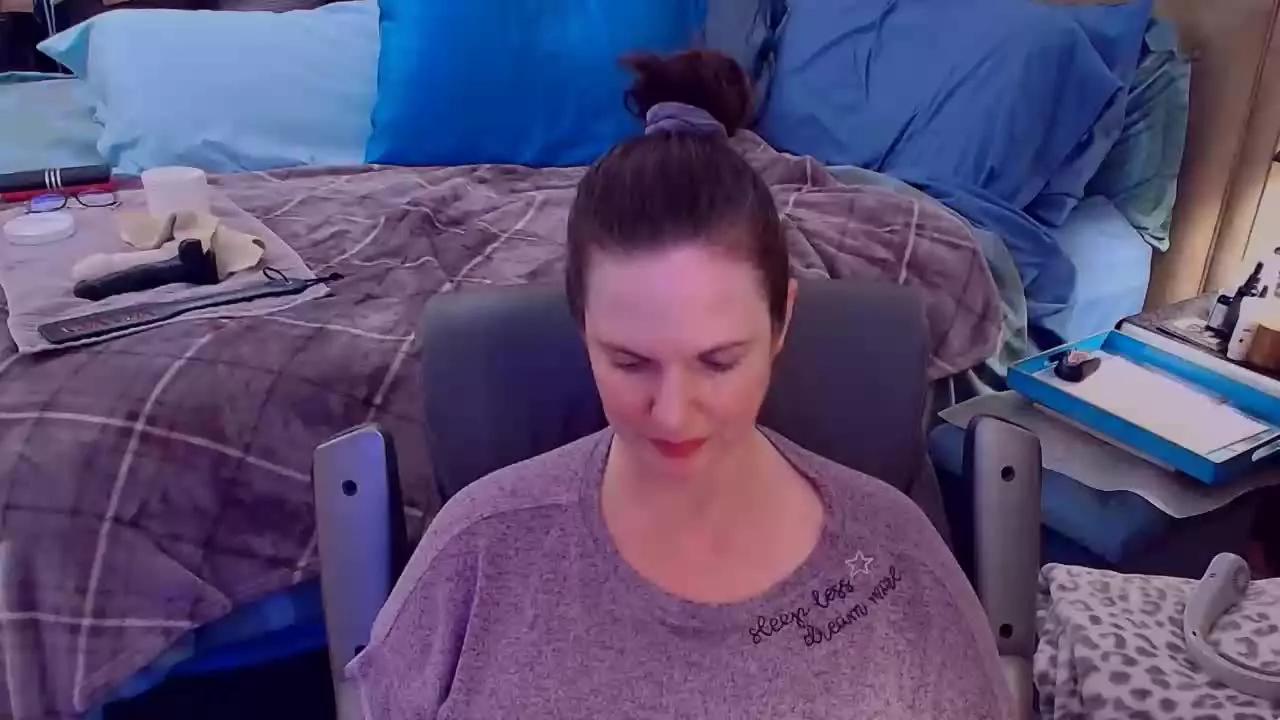 NinaJ on Streamray 