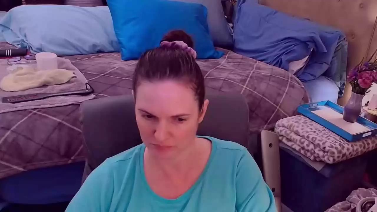 NinaJ on Streamray