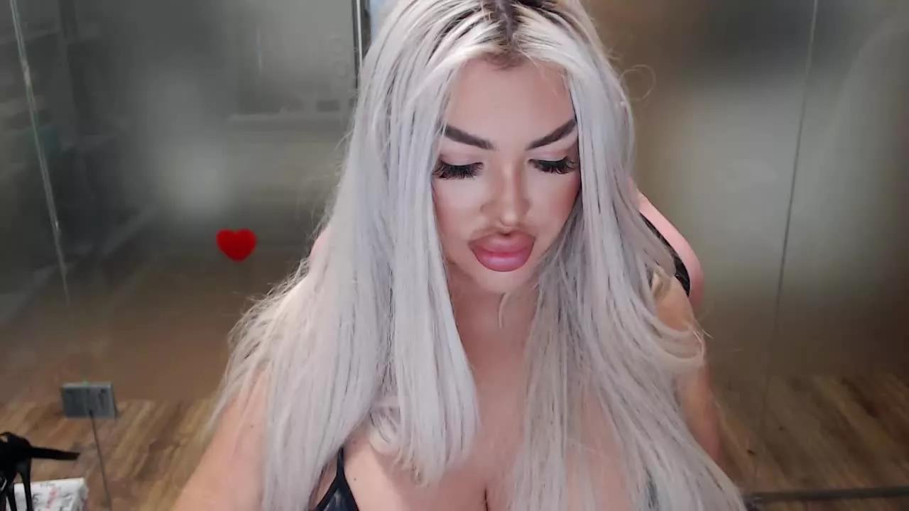 SarahStone69 on Streamray 