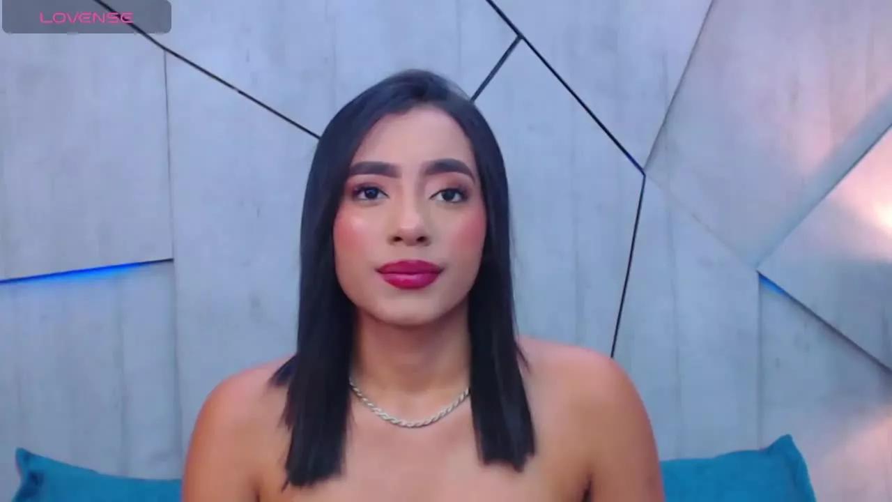 SelanaDeltore on Streamray