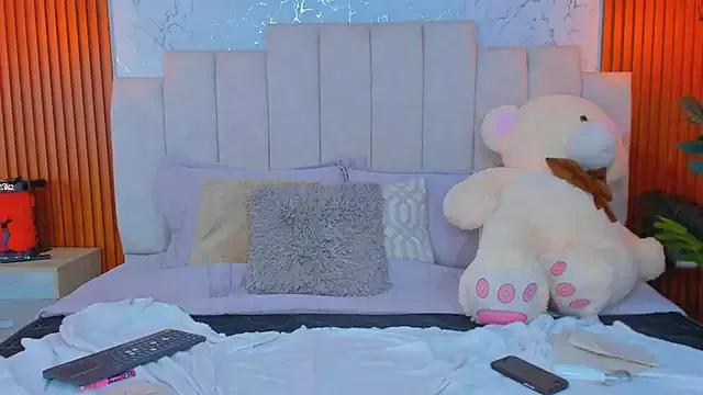 AinaraJimenez on StripChat 