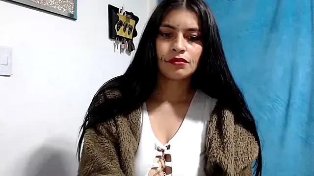 AlanaHotxx on StripChat