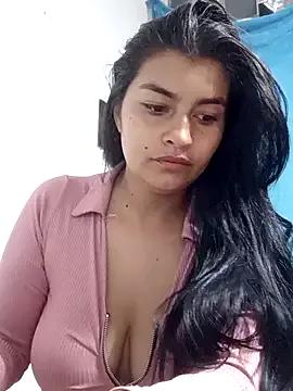 AlanaHotxx on StripChat