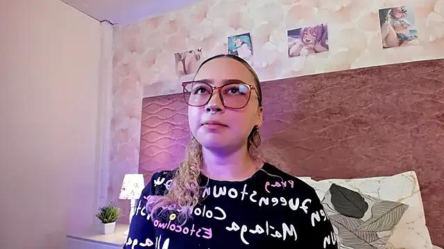 AlanaLeBlanc on StripChat 