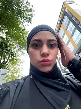 AlannaEvons on StripChat 