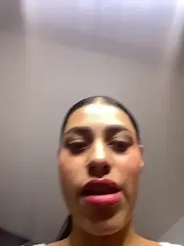 AlannaEvons on StripChat 