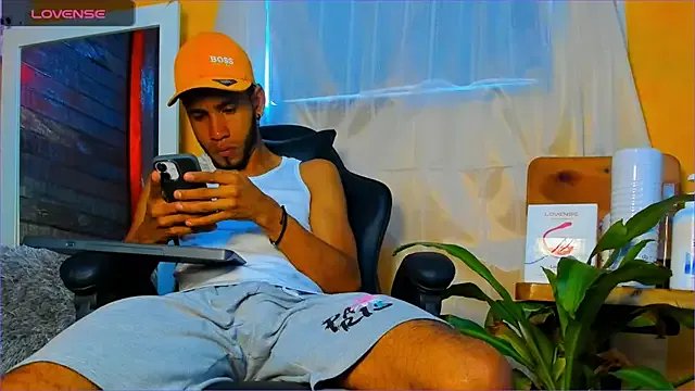 Alex_bigcock11_ on StripChat