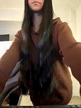 Freechat aly_golden_ on StripChat