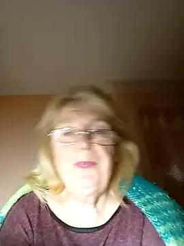 AmyLove353 on StripChat