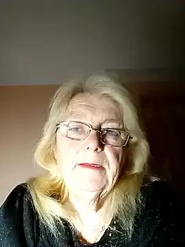 AmyLove353 on StripChat