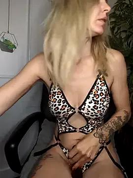 Ana-ya16 — String off