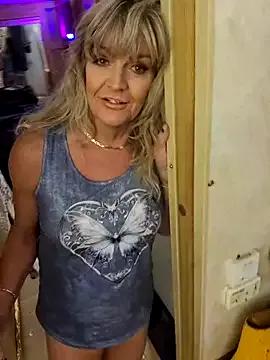 annika_lately on StripChat 