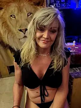 annika_lately on StripChat 