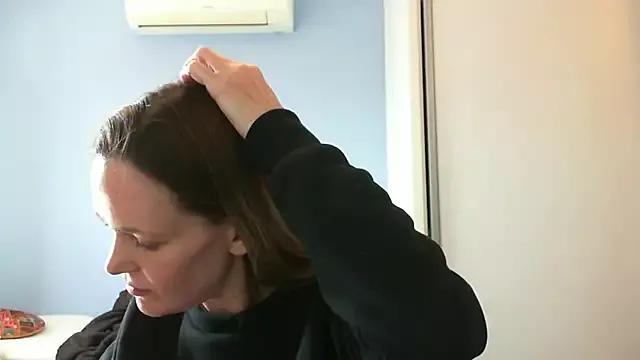 Annylove1 on StripChat 