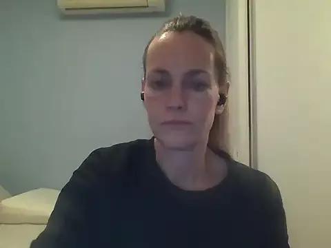 Annylove1 on StripChat 