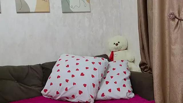 Anya-Daisy on StripChat 