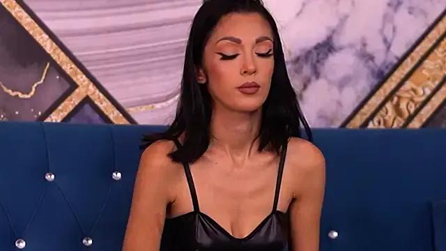 AriannaClover on StripChat