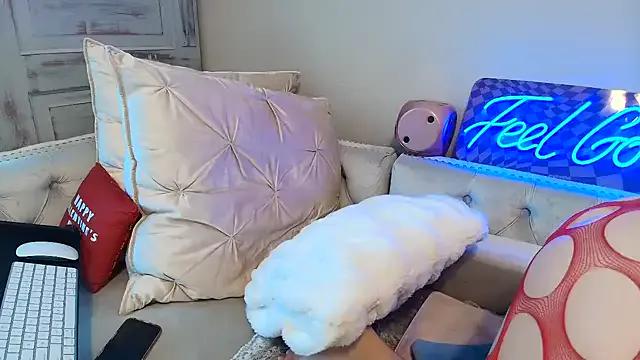 BarbieKarly — REVERSE COWGIRL RIDE DILDO!!!