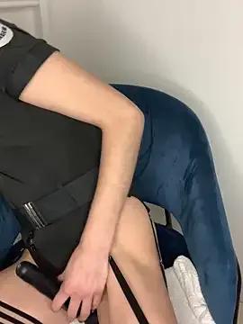 Bellalolahot — Fais moi jouir fort squirt fin de goal