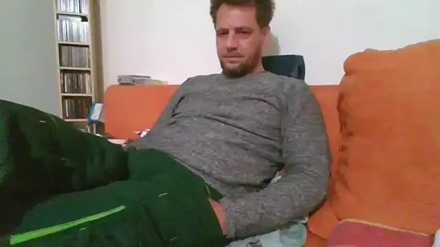 bullishgreenJan on StripChat