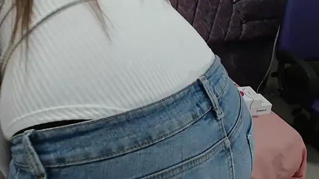 CandyMoonxoxo on StripChat