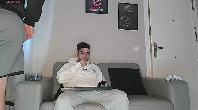 Chicos_defiesta on StripChat 
