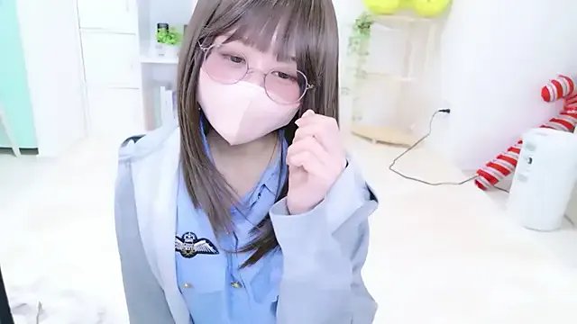 chihiro_ri on StripChat