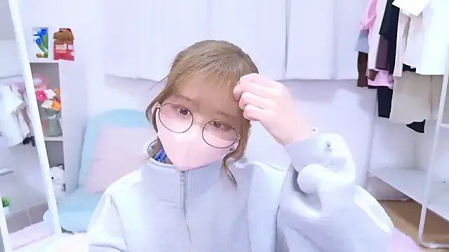 chihiro_ri on StripChat
