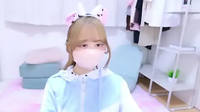 chihiro_ri on StripChat