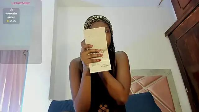 Coral_w10 on StripChat