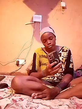 Freechat cute_naimah on StripChat