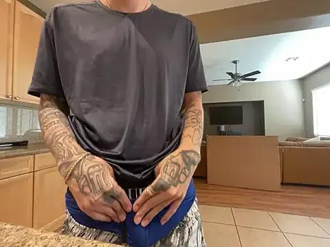 DaddyJoshBanks on StripChat 