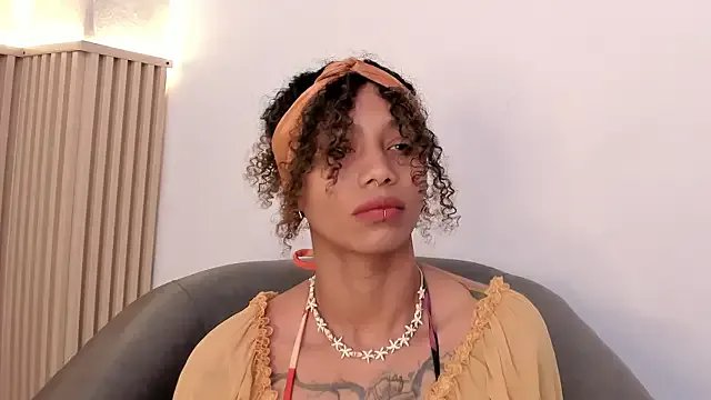 daiana_curly on StripChat 