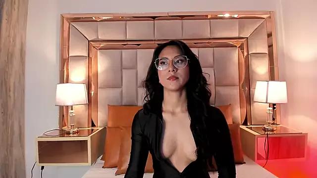 DaraBeckett on StripChat 