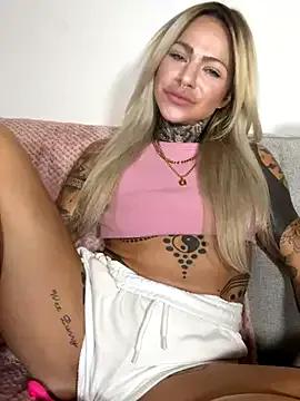 Divina_X_ — Free Boobs 10 Min.