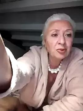 divinaerotica on StripChat 