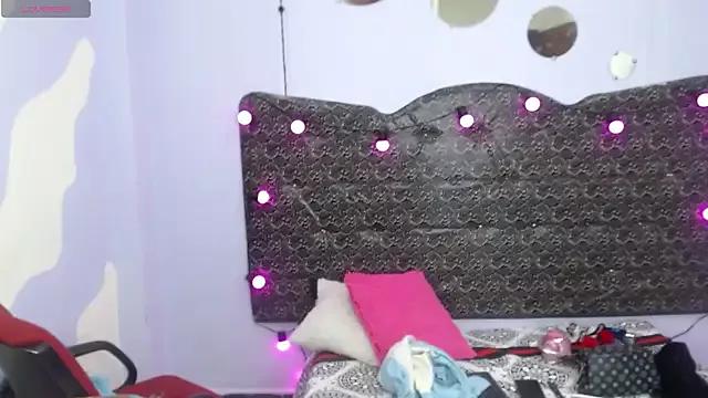 doll_party23 on StripChat 
