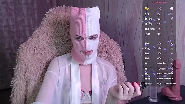 Domiiiniiicana on StripChat