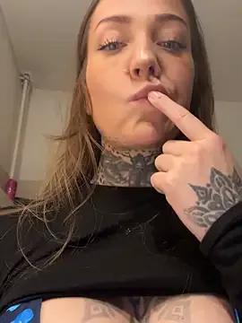 Elenascrib — show boobies 