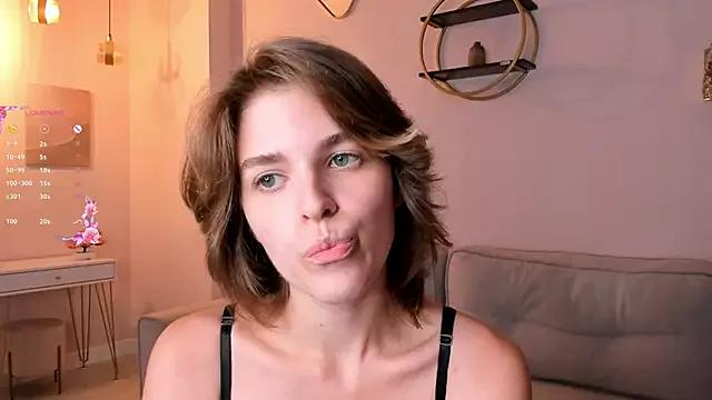 EleneButton on StripChat 