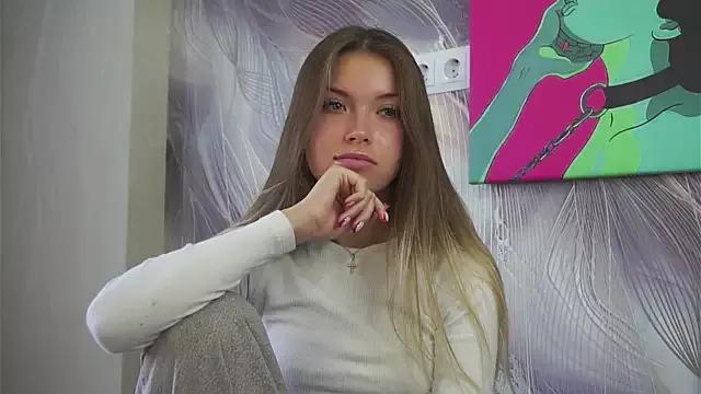 EleneDrews on StripChat 