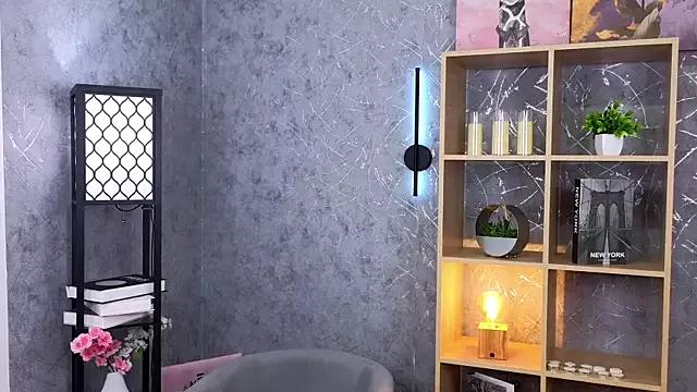 ElenoreReth on StripChat 